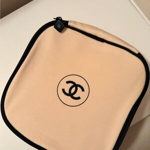 CHANEL Cream and Black Pouch